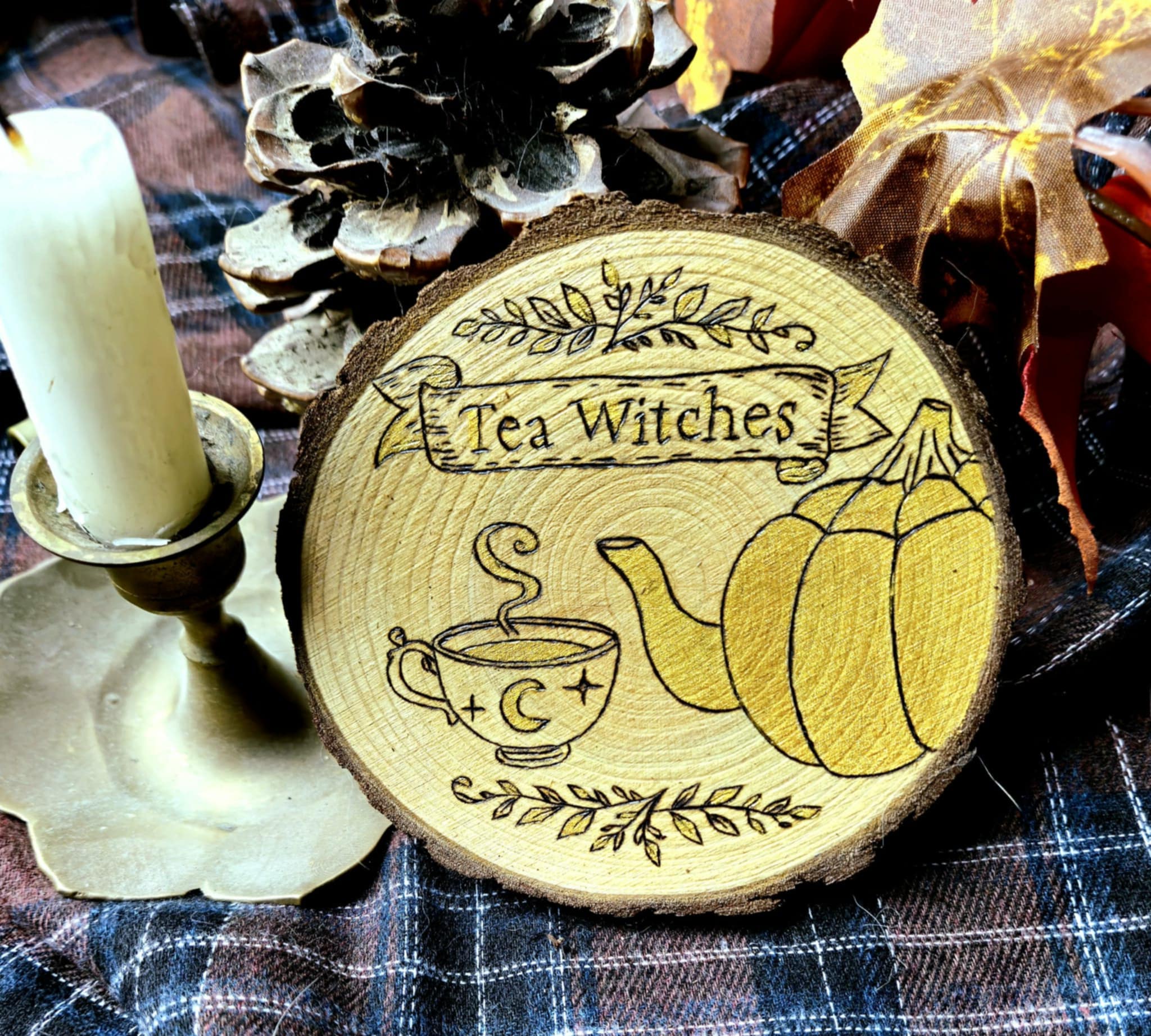 Dessous de tasse pyrogravé - Tea Witches et Citrouille Dorée✨